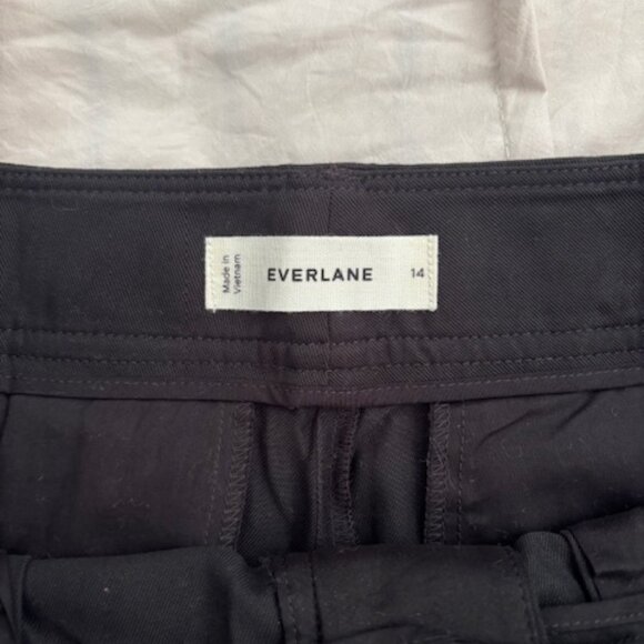 Everlane Pants Size 14 - The Draper Tapered Pant in Buttersmooth Black - Picture 5 of 6